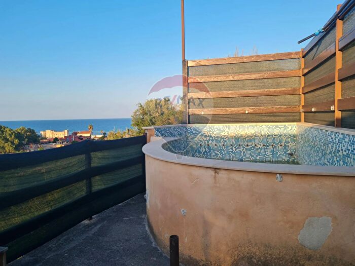 Casa quadrilocale in vendita in Agnone Bagni, Augusta