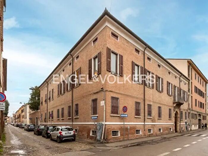 Appartamento trilocale in affitto in Via Montebello, Ferrara