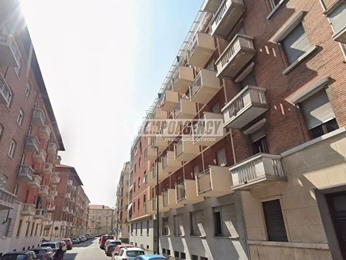 Appartamento trilocale in vendita in Via Omegna Sx, Torino