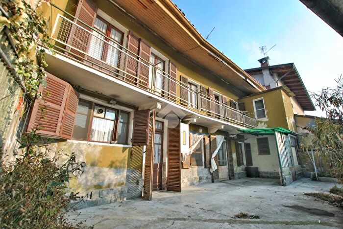 Casa con 6 locali in vendita in Vicolo Reale, Cigliano