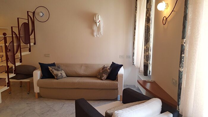 Appartamento quadrilocale in affitto in Sarzana