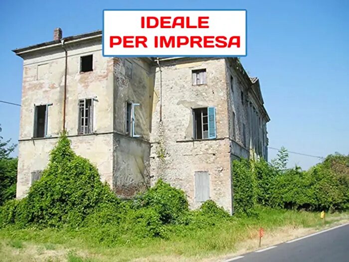 Casa con 6 locali in vendita in Ponte Taro, Parma