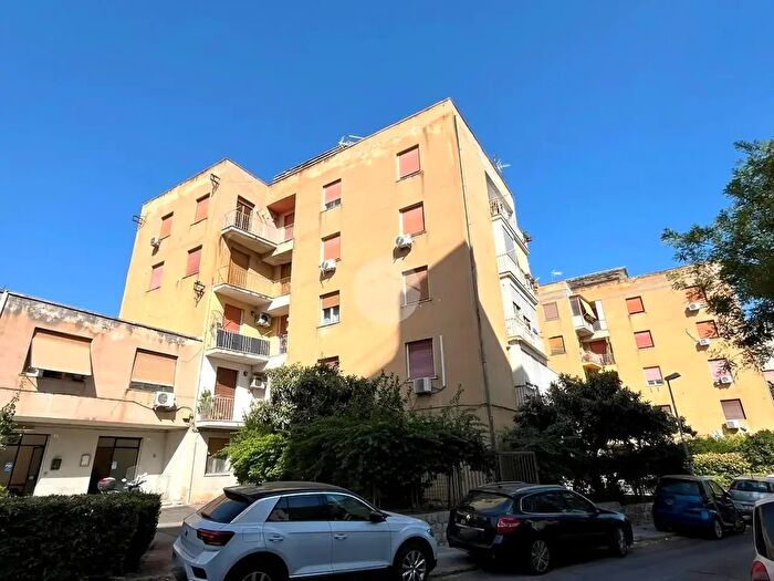 Appartamento trilocale in vendita in Via Gela, Palermo
