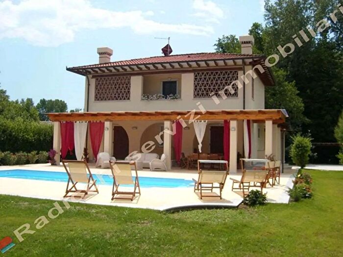 Casa con 5 locali in affitto in Via Ammiraglio Morin a, Forte Dei Marmi