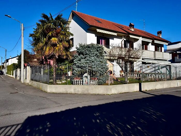 Casa con 5 locali in vendita in Via Diogene, Seveso