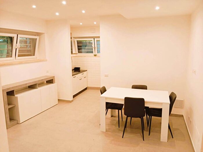 Appartamento bilocale in affitto in Via Poggio Catino, Africano Villa Chigi, Roma