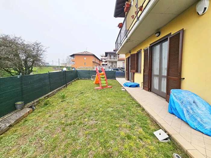 Appartamento trilocale in vendita in Via Carola F, Bellinzago Novarese