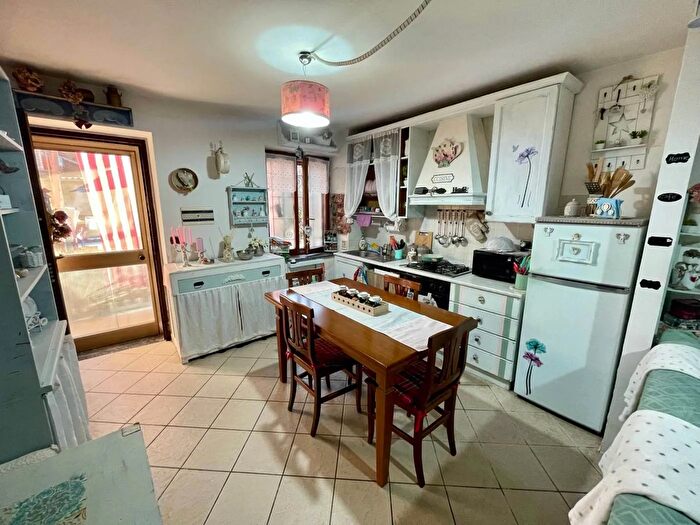 Casa bilocale in vendita in Vicolo Portone Prarolo, Prarolo