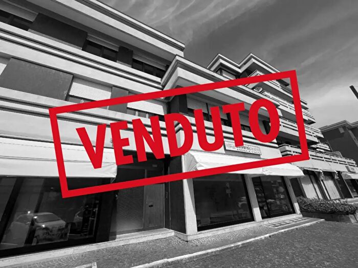 Appartamento trilocale in vendita in Via Divisione Julia, Manzano