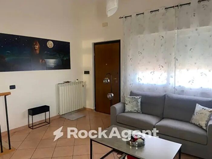 Casa quadrilocale in vendita in Via Sortino, Roma