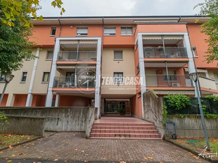 Appartamento trilocale in vendita in Via Nicolò Paganini, Modena