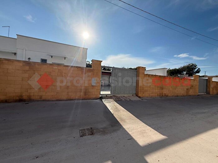 Casa in vendita in Via C di Chidro Specchiarica Snc, Manduria