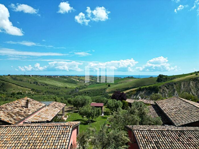 Casa con 8 locali in vendita in Località Volpe, Roseto Degli Abruzzi