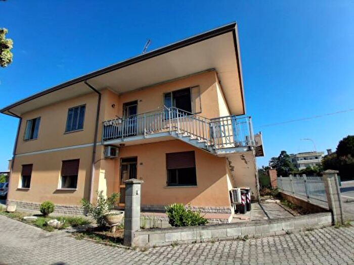 Casa con 6 locali in vendita in Taglio Di Po
