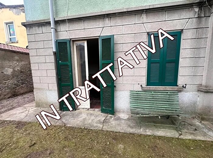 Appartamento bilocale in vendita in Via I Maggio Malnate Va Italia, Malnate