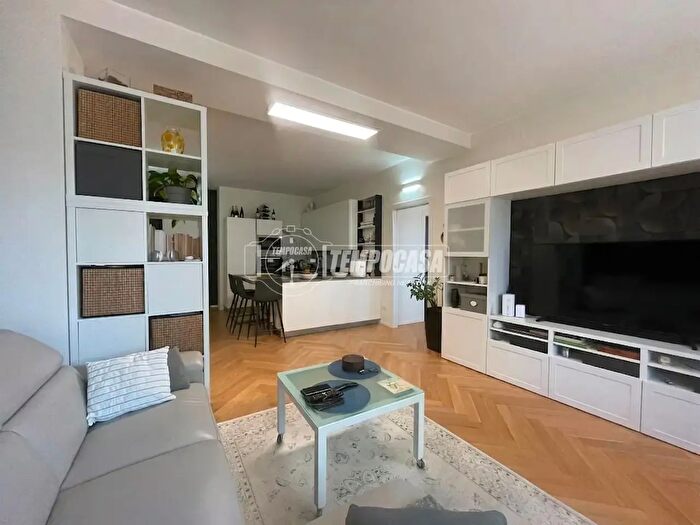 Appartamento trilocale in vendita in Viale della Repubblica, Paderno Dugnano