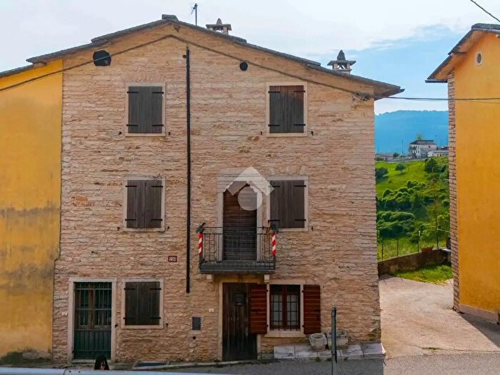 Casa con 6 locali in vendita in Via Costa di Cerna, SantAnna DAlfaedo
