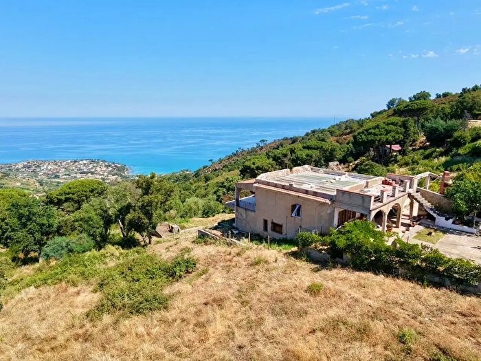 Appartamento bilocale in vendita in Contrada Cozzo Monaco, Cefalu'
