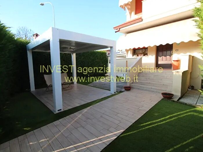 Casa quadrilocale in vendita in Via Don Giuseppe Sambo, Rosolina