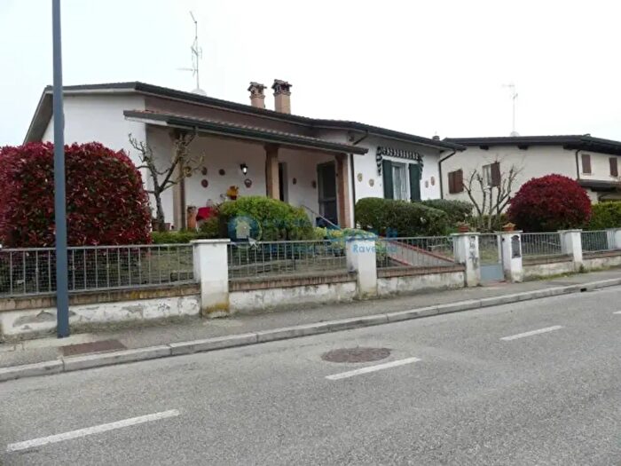 Casa con 5 locali in vendita in Via Melozzo da Forlì, Ravenna
