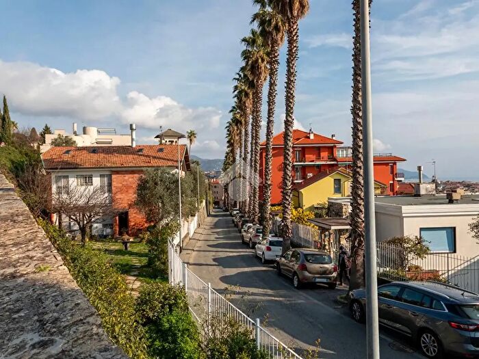 Appartamento quadrilocale in vendita in Via Romana, Chiavari