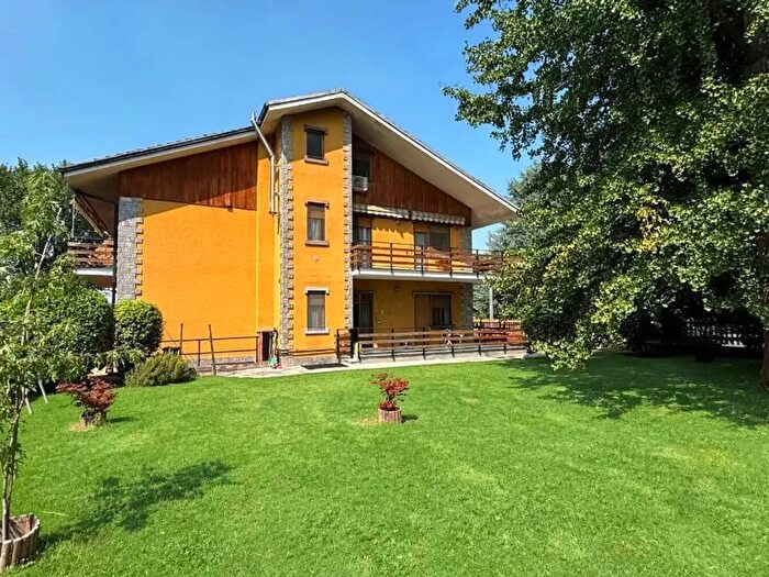 Case in Vendita e in Affitto - 2