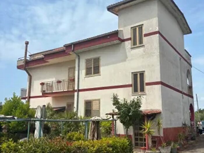 Casa con 6 locali in vendita in Via Lago di Bolsena, Pontecagnano Faiano