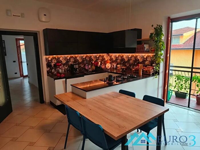 Appartamento con 6 locali in vendita in Via Nino Bixio, Castel Di Lama