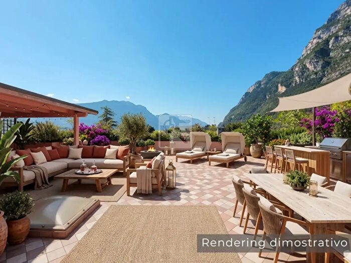 Appartamento quadrilocale in vendita in Riva Del Garda
