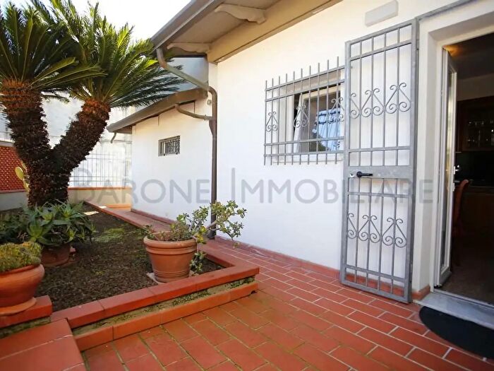 Casa con 6 locali in vendita in Via Molina, Carrara