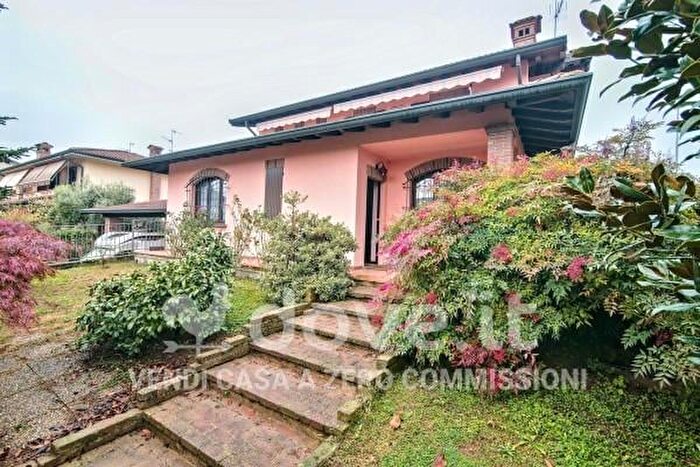 Casa con 6 locali in vendita in Via Carducci, Belgioioso