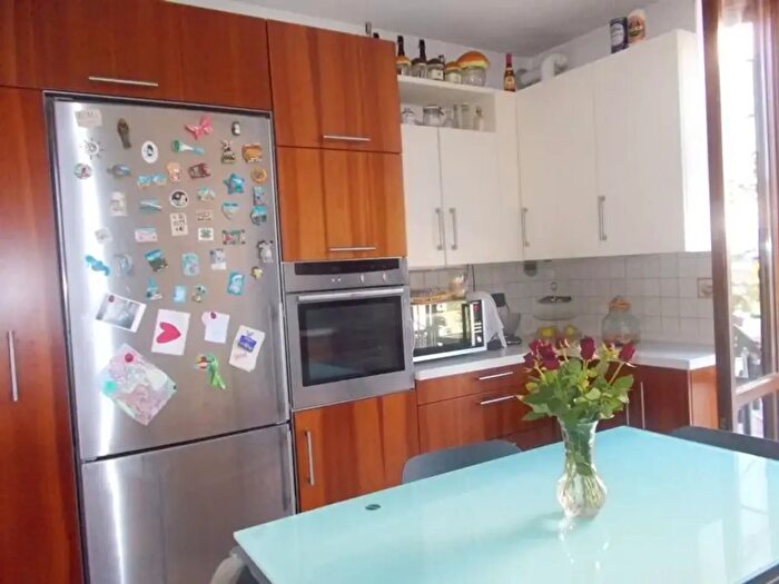 Appartamento trilocale in vendita in Via Pelusia, Modena