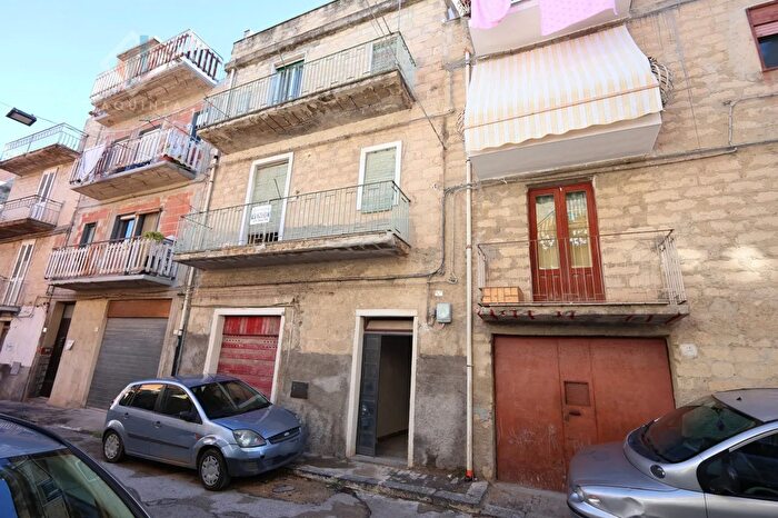 Casa con 5 locali in vendita in Palagonia Via Belverde N, Palagonia