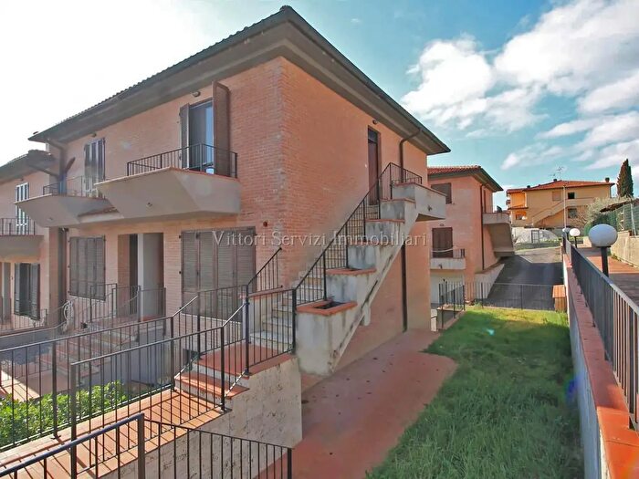 Appartamento trilocale in vendita in Via Salvo dAcquisto, Montepulciano