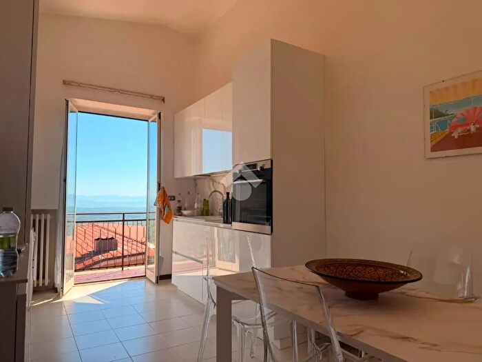 Appartamento quadrilocale in vendita in Via Filippo Turati, Soriano Nel Cimino