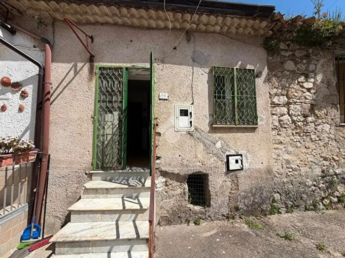 Casa con 5 locali in vendita in Via Carlagiove, Pannarano
