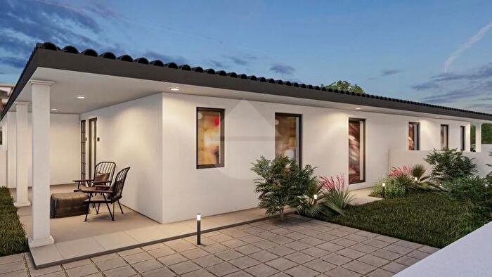 Casa quadrilocale in vendita in Pomezia