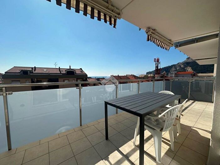 Appartamento quadrilocale in affitto in Via Caviglia, Centro, Finale Ligure