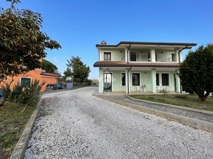 Casa quadrilocale in vendita in Via Aldo Chiorboli, Ferrara