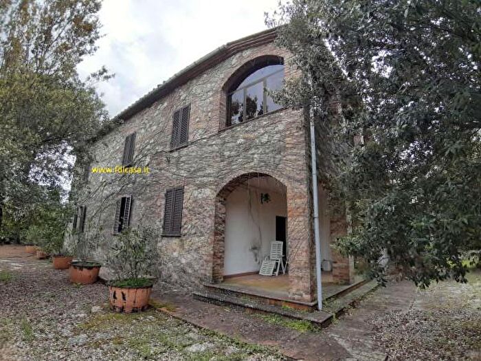 Casa con 6 locali in vendita in Via Campagna, Chiusdino