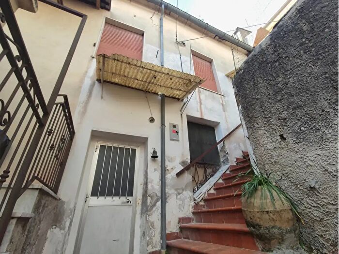 Appartamento trilocale in affitto in Via Francesco Guarino, Solofra