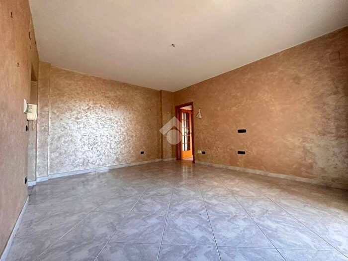 Appartamento quadrilocale in affitto in Via Donatello, Centro, Casalnuovo di Napoli