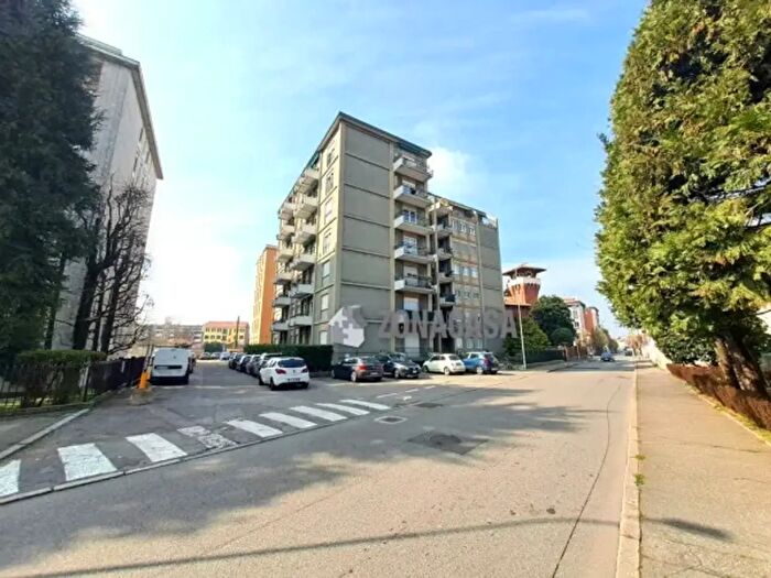 Appartamento trilocale in vendita in Via Guglielmo Marconi, Busto Arsizio