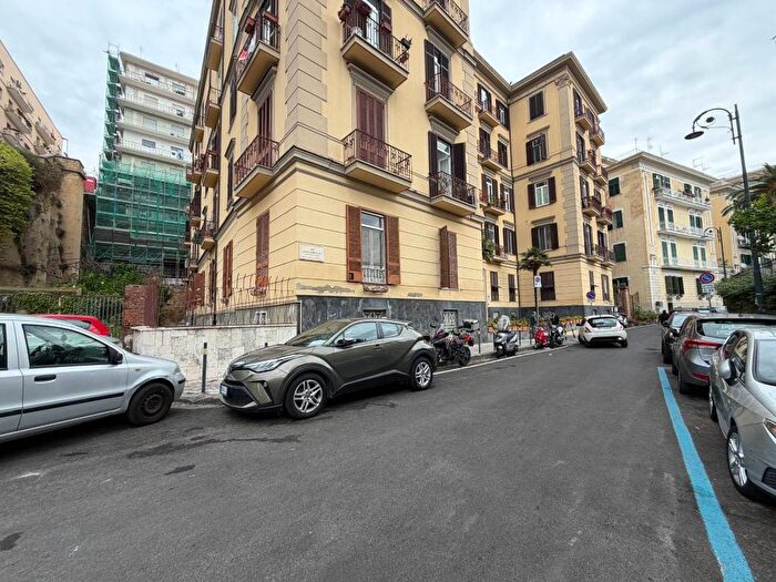 Appartamento quadrilocale in affitto in Via Luigia Sanfelice, Vomero, Napoli
