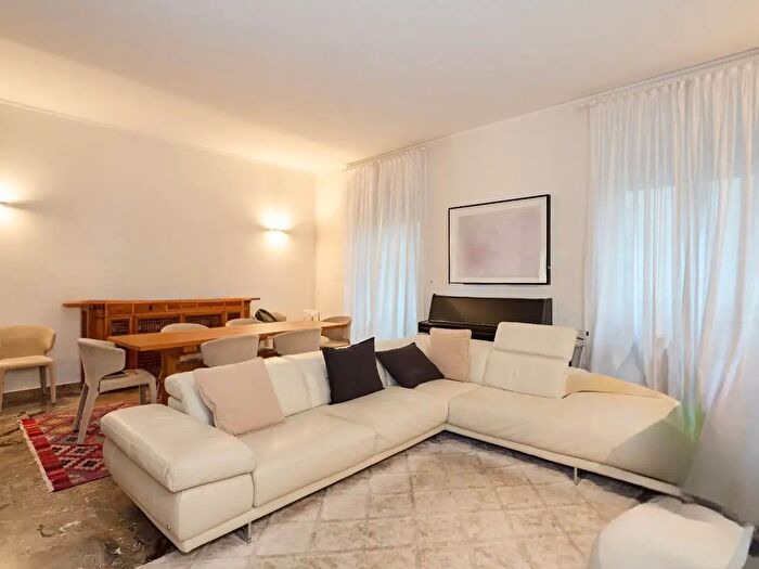 Appartamento con 5 locali in affitto in Via Pietro Mascagni, Milano