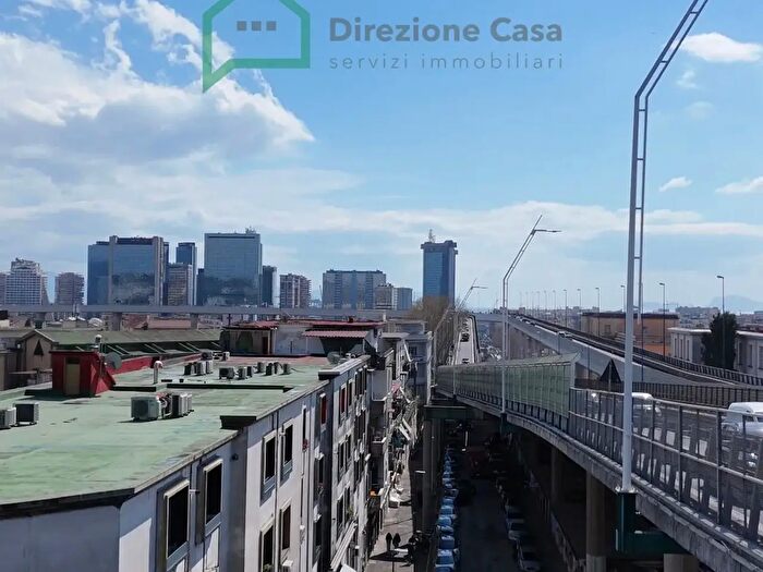 Appartamento trilocale in vendita in Corso Malta, Napoli