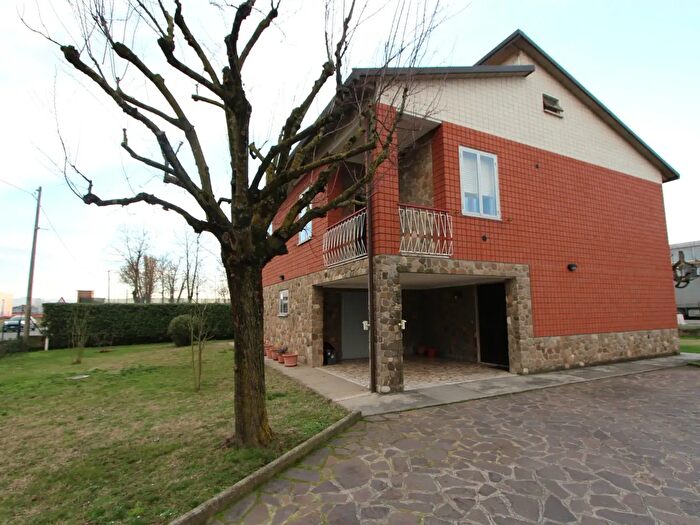 Casa con 7 locali in vendita in Via Tombetto, Valsamoggia