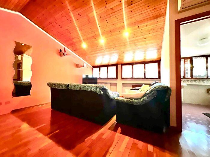 Casa con 5 locali in vendita in Via Longarone, Scandiano