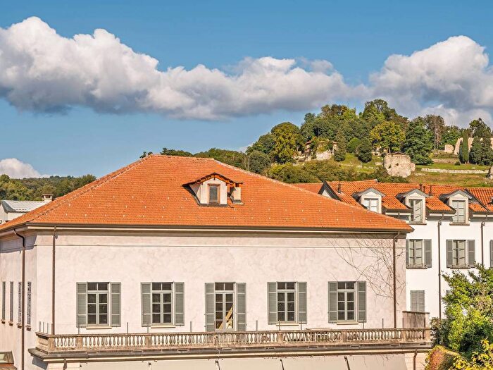 Appartamento quadrilocale in affitto in Via Antonio Gramsci, Centro, Arona