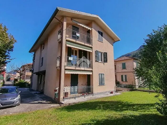 Appartamento bilocale in vendita in Via Franzosi, Besano